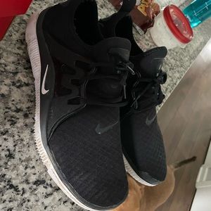 Mens nike black gym shoes